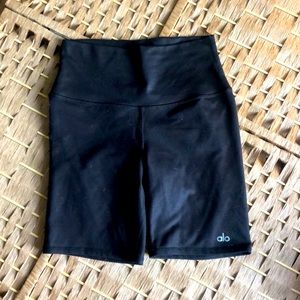 Alo XS Black High Waist Short